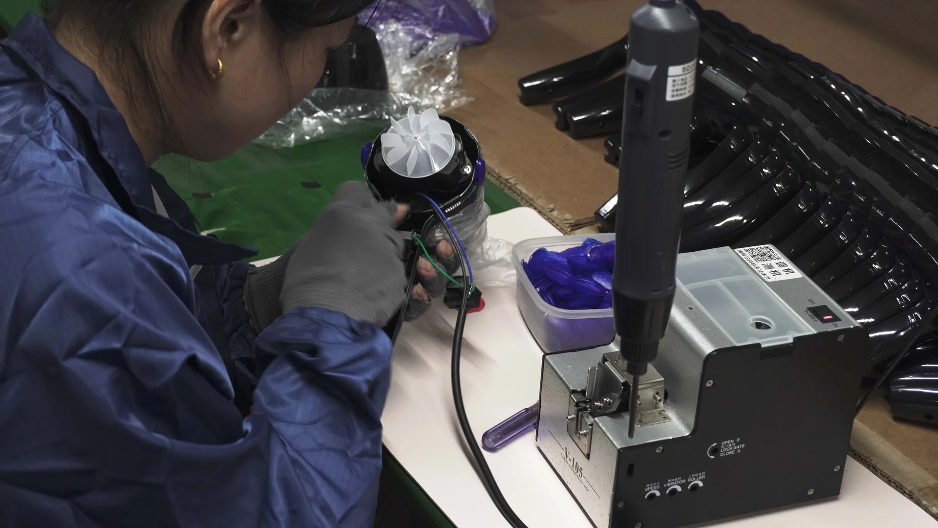 FLYHSO factory production environment